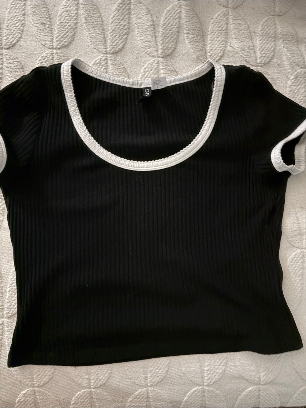 Great condition H&M Divided Ribbed Scoop Neck Contrast Trim Tee size M. - Picture 7 of 12